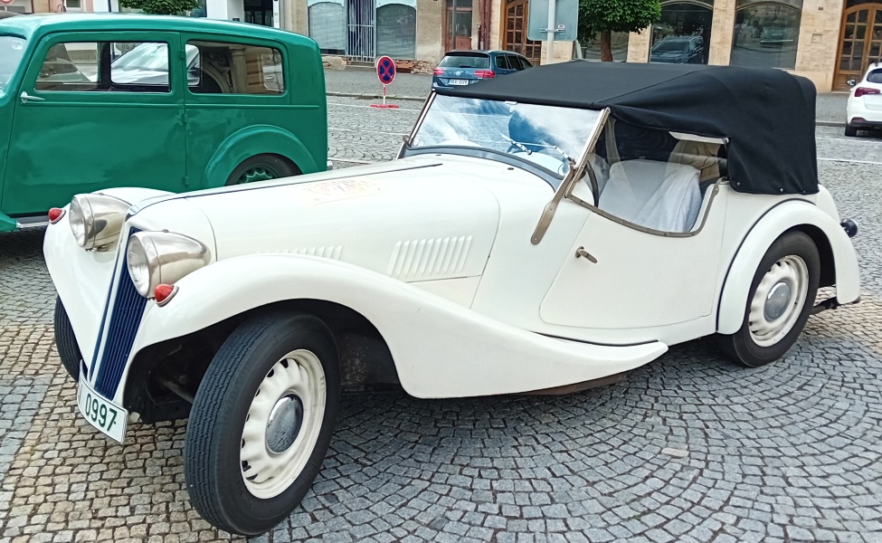 15-Aero rok 1935.jpg